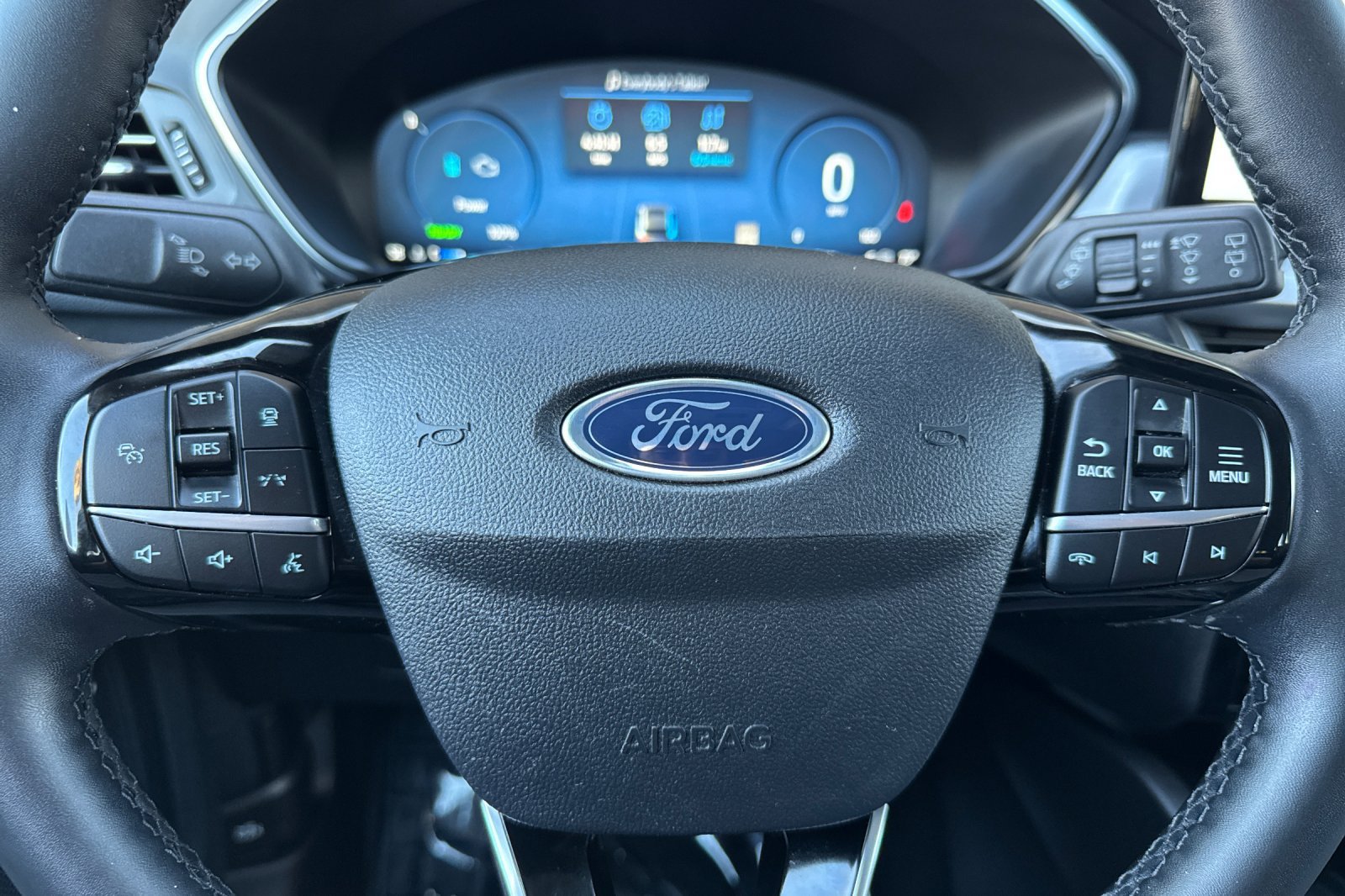 Certified 2025 Ford Escape SE w/ PHEV Premium Package FWD image 25