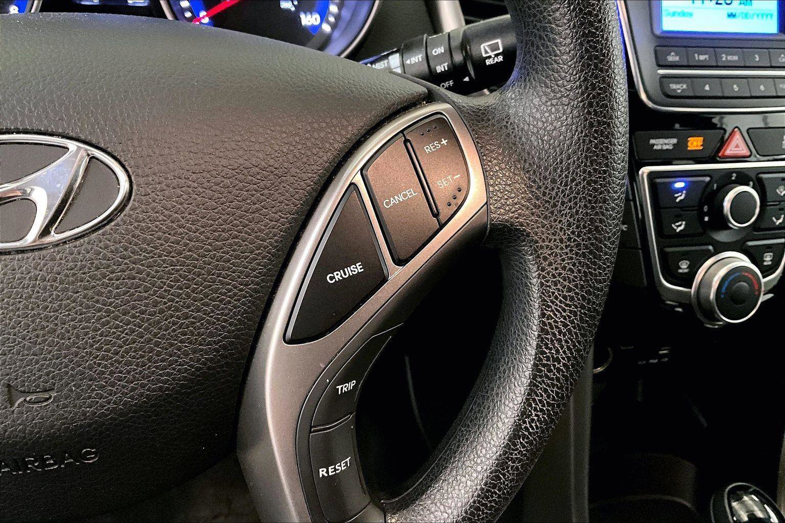 Used 2017 Hyundai Elantra GT image 18