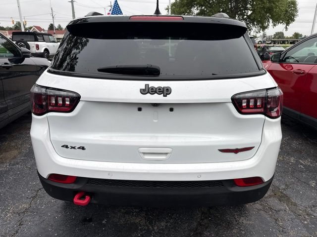 Used 2025 Jeep Compass Trailhawk AWD/4WD image 5