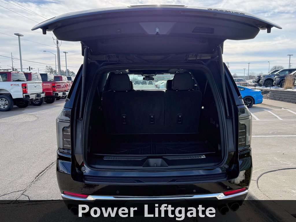 Used 2025 Chevrolet Suburban Premier w/ Sun And Tow Package image 15