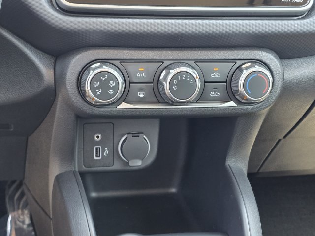 Used 2024 Nissan Kicks S FWD image 21