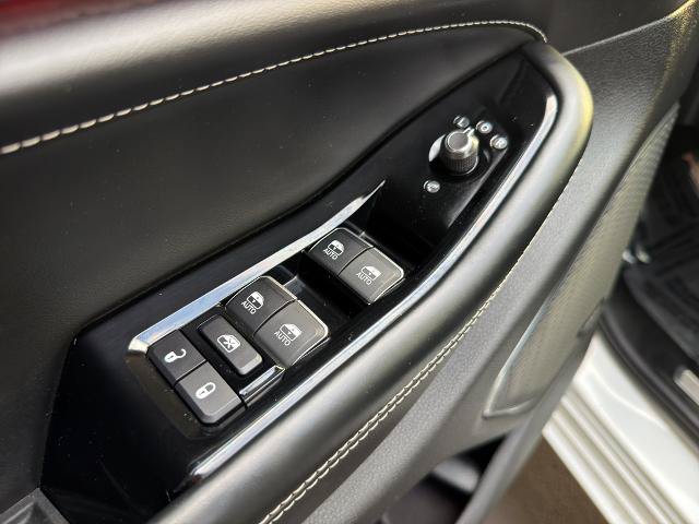 Used 2024 Jeep Grand Cherokee Overland AWD/4WD image 17