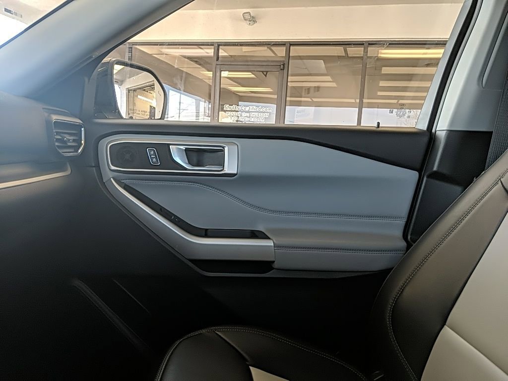 Certified 2024 Ford Explorer XLT w/ Equipment Group 202A image 25