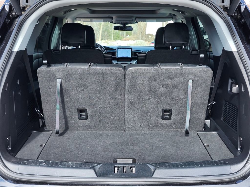 Certified 2022 Ford Explorer XLT w/ Equipment Group 202A image 34