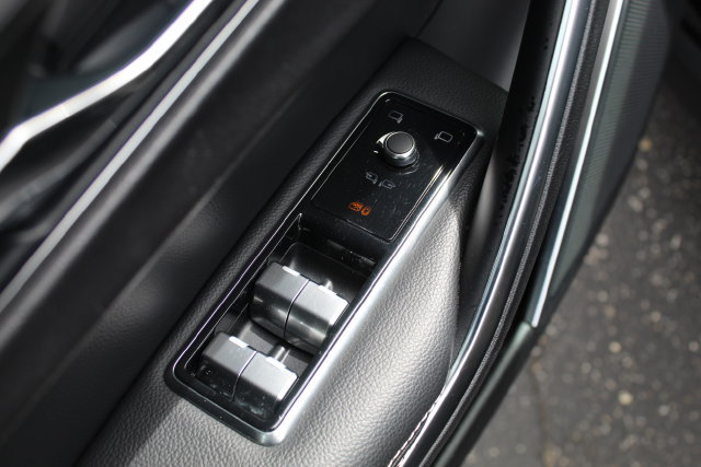 Used 2025 Jaguar F-PACE R-Dynamic S AWD/4WD image 22