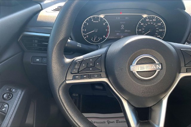 Used 2025 Nissan Altima 2.5 SV FWD image 20