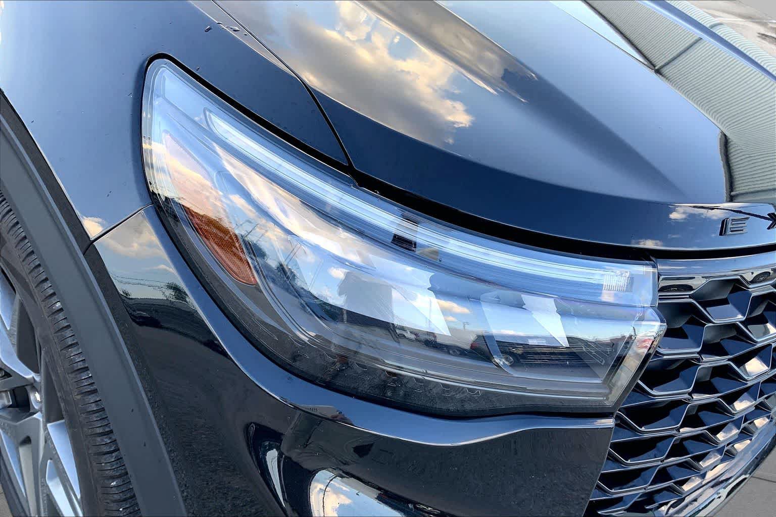 Certified 2025 Ford Explorer ST-Line w/ ST-Line Street Pack AWD/4WD image 28
