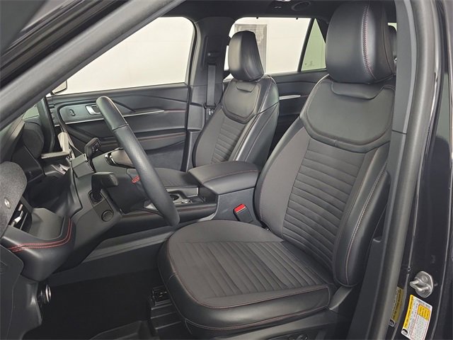 Certified 2025 Ford Explorer ST-Line w/ Premium Package image 16