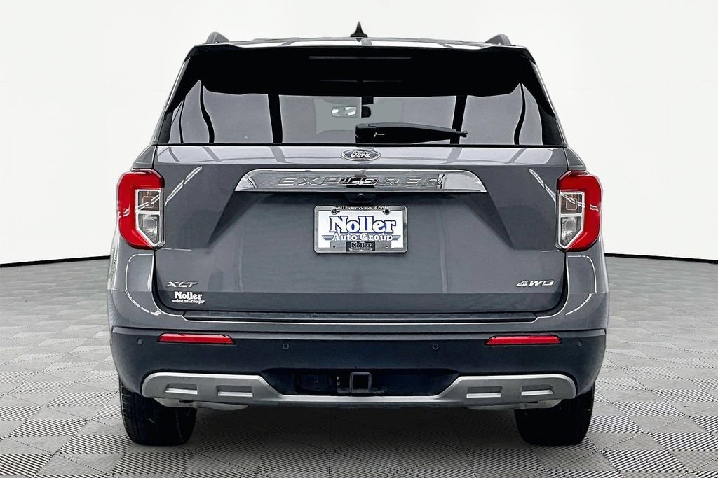 Certified 2024 Ford Explorer XLT w/ Equipment Group 202A AWD/4WD image 4