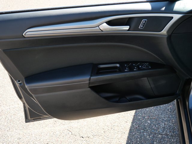 Certified 2017 Ford Fusion SE FWD image 12