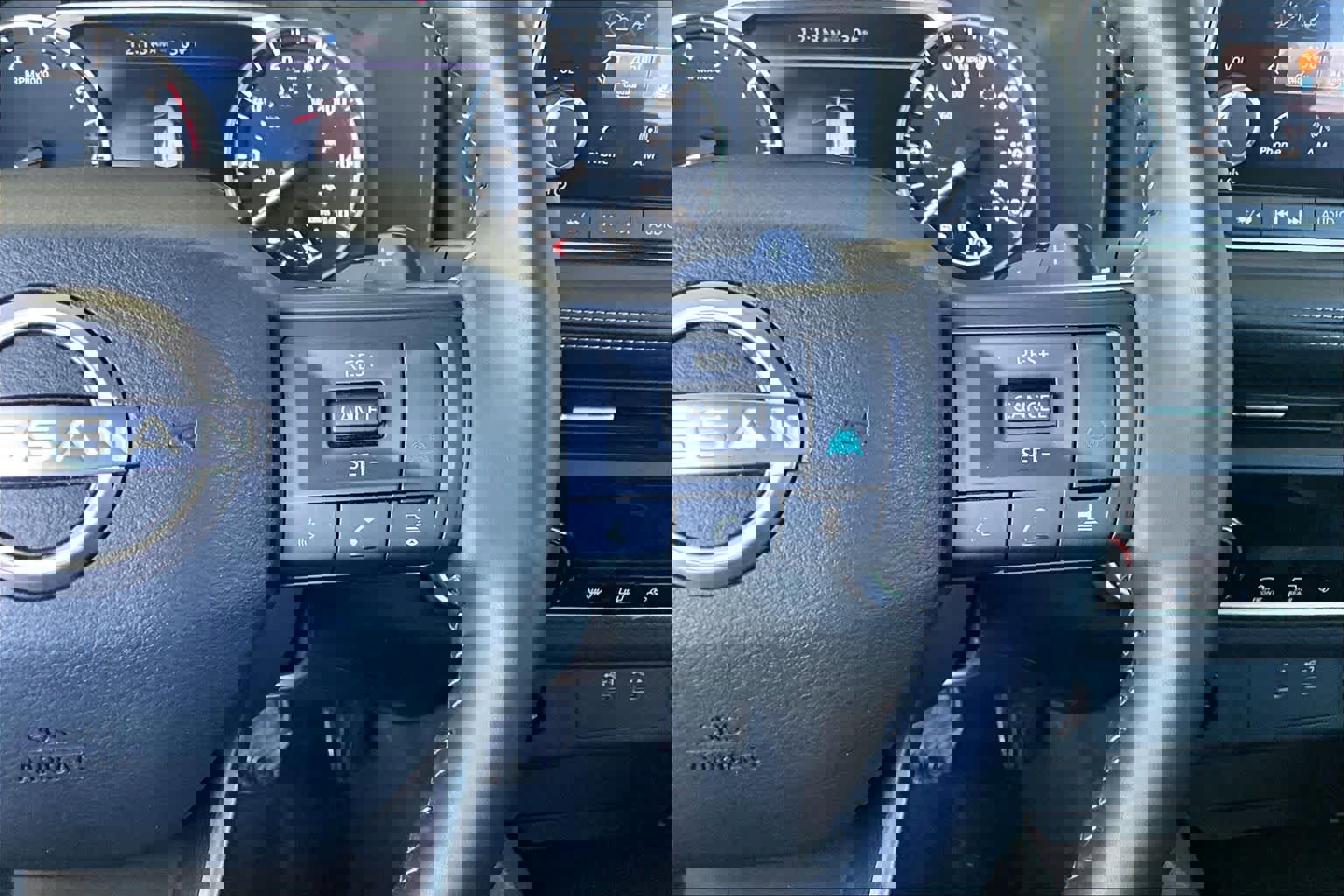 Used 2025 Nissan Rogue SV image 22