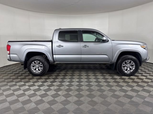 Used 2017 Toyota Tacoma SR5 w/ Tow Package AWD/4WD image 2