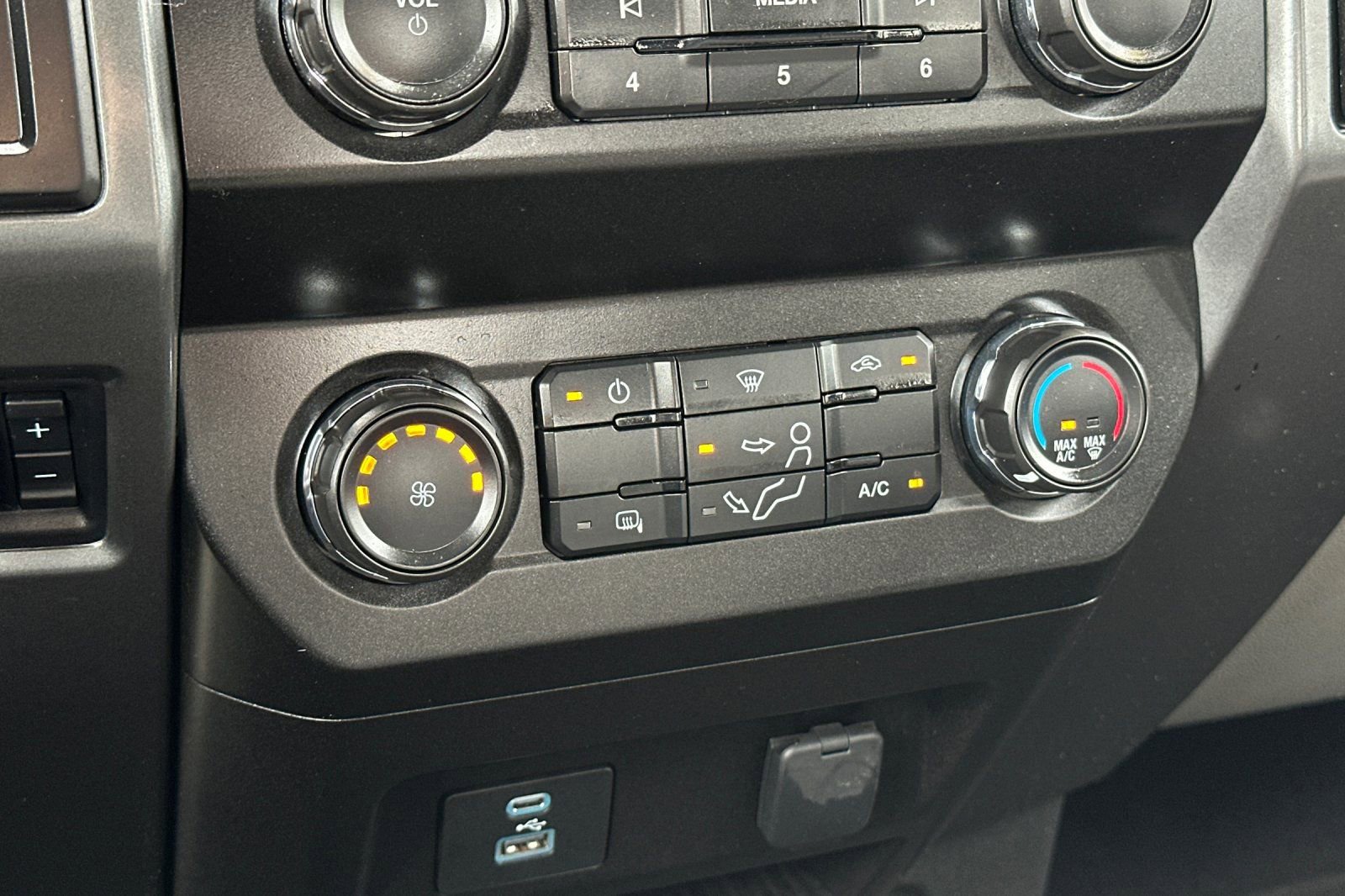 Certified 2020 Ford F250 XLT w/ XLT Value Package AWD/4WD image 18