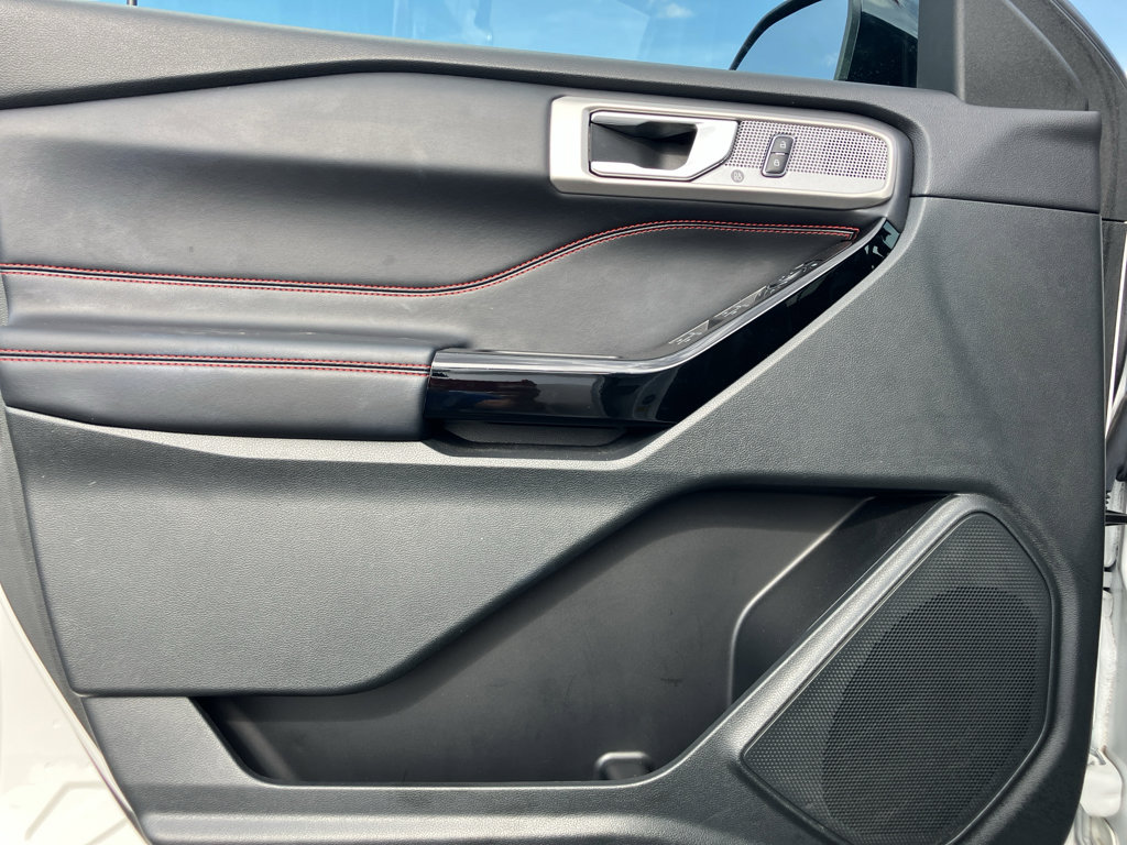 Certified 2023 Ford Explorer ST-Line w/ Class IV Trailer Tow Package AWD/4WD image 13