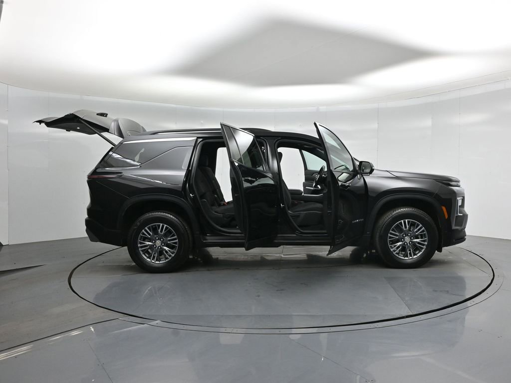 Used 2024 Chevrolet Traverse LT image 34