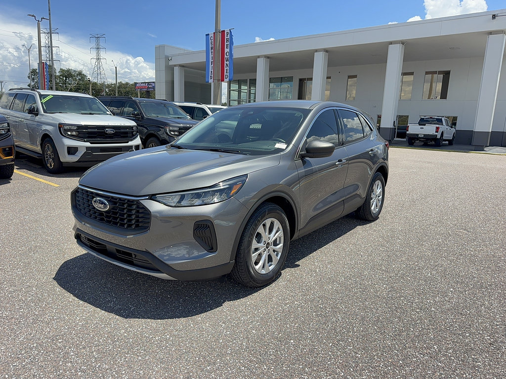 Certified 2024 Ford Escape Active FWD image 2