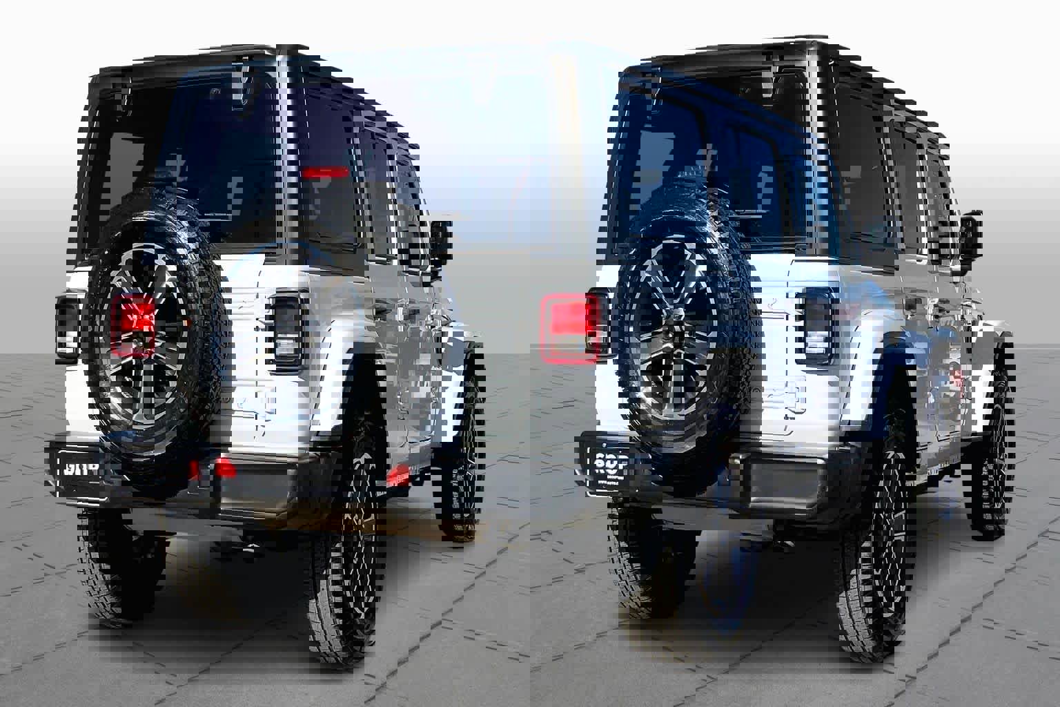 Used 2023 Jeep Wrangler Sahara image 12