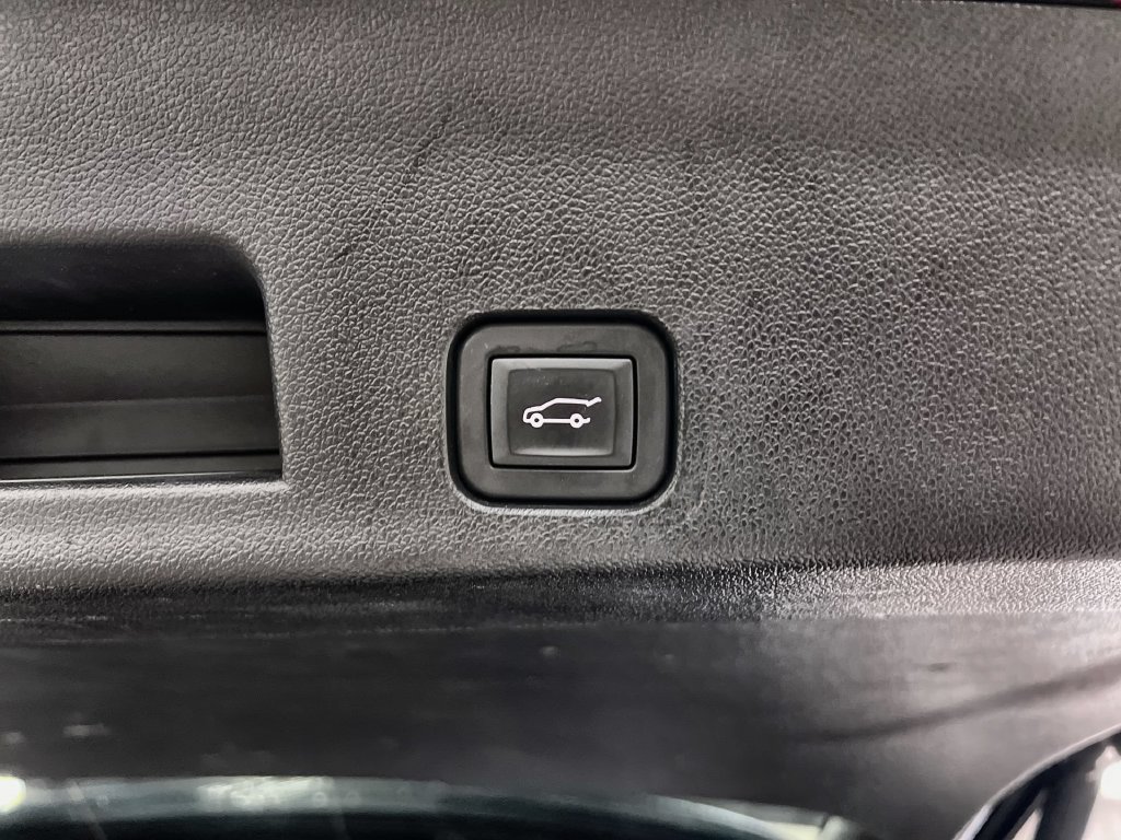 Used 2025 Chevrolet Traverse LT FWD image 25