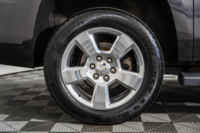 Used 2017 Chevrolet Suburban LT image 21