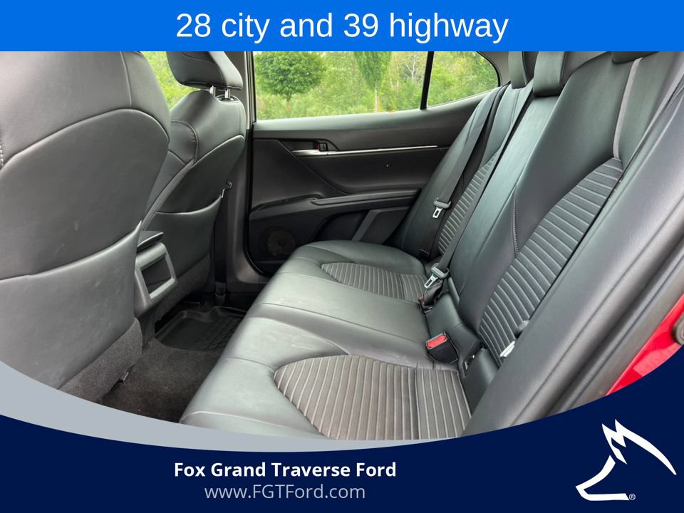 Used 2018 Toyota Camry SE w/ Moonroof Package FWD image 4