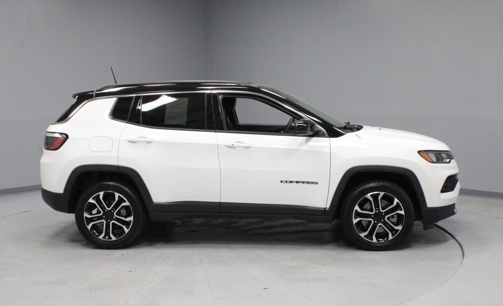 Used 2023 Jeep Compass Limited AWD/4WD image 11