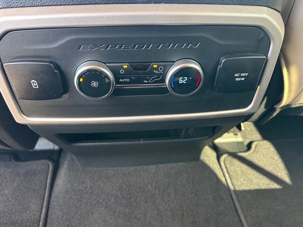 Certified 2024 Ford Expedition XLT image 12