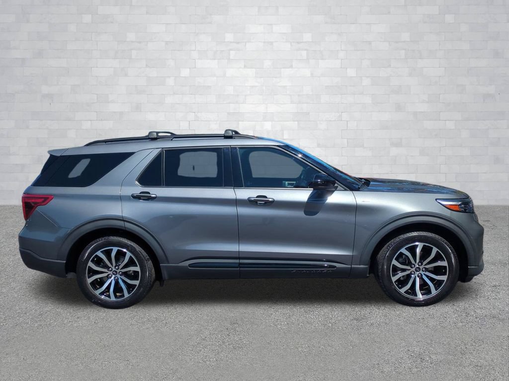 Certified 2023 Ford Explorer ST-Line w/ Class IV Trailer Tow Package RWD image 3