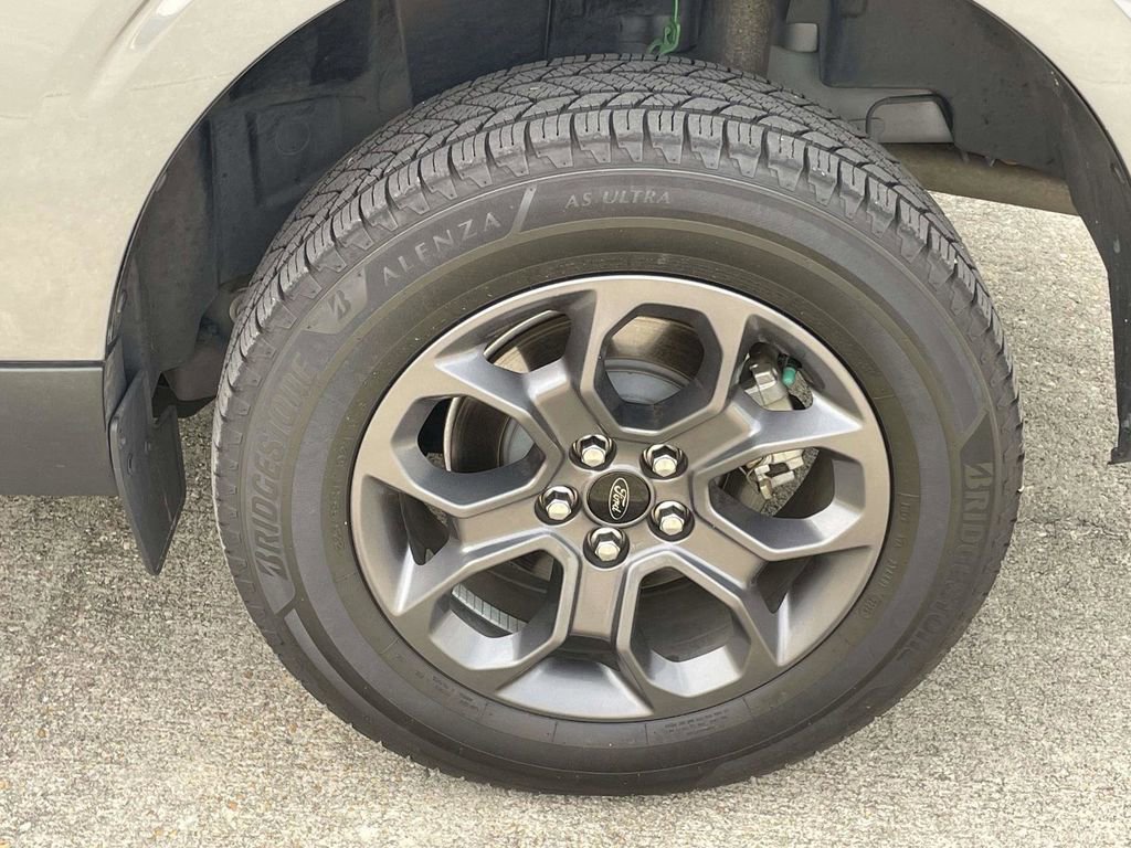 Certified 2024 Ford Maverick XLT w/ XLT Luxury Package image 9