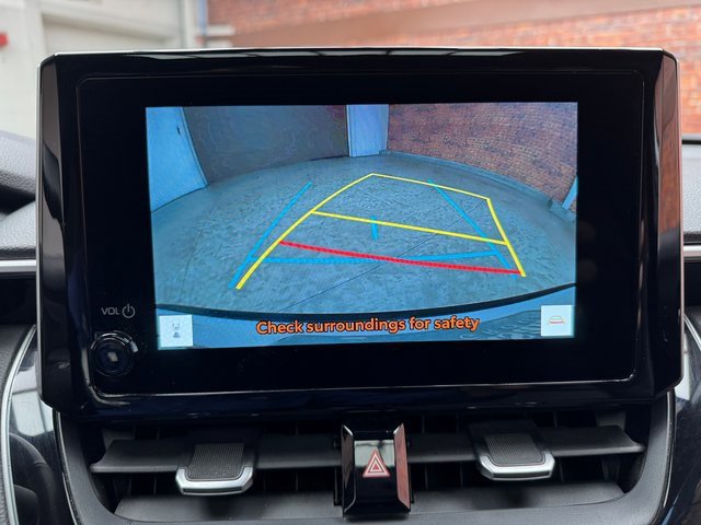 Used 2024 Toyota Corolla Cross XSE w/ Convenience Package image 21