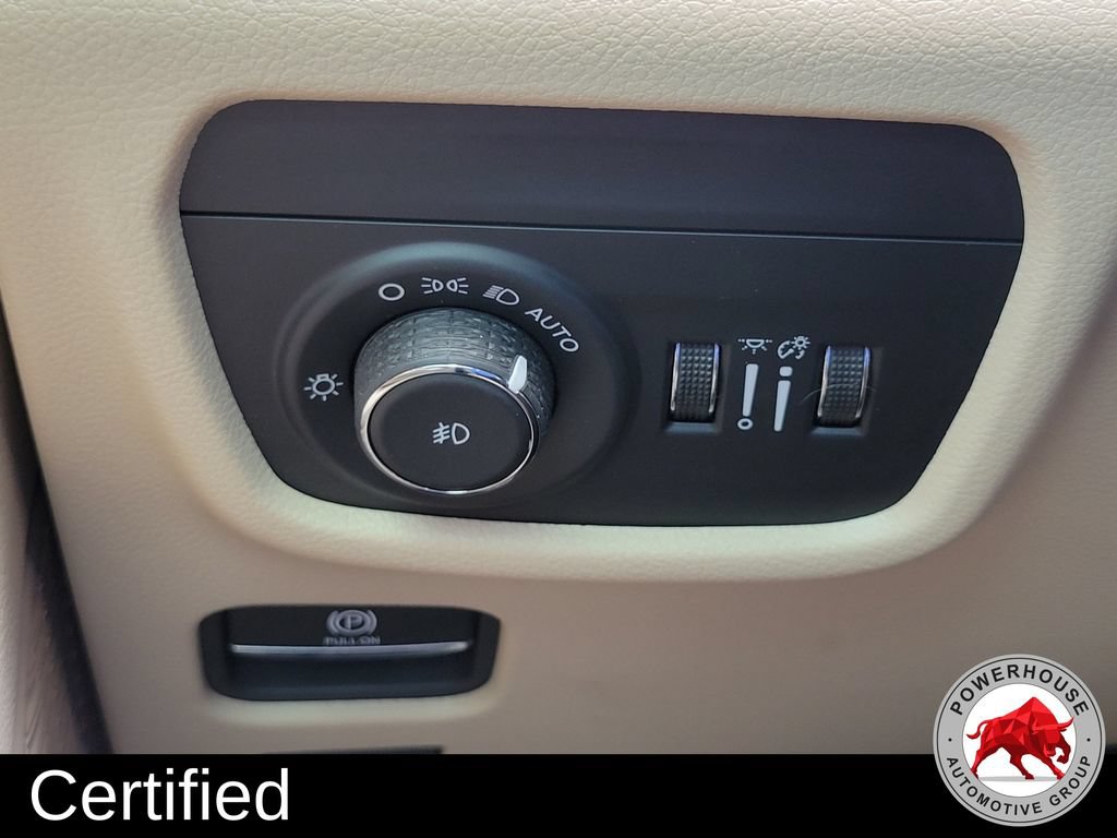 Used 2024 Jeep Grand Cherokee Limited RWD image 29
