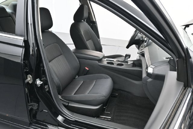 Used 2025 Nissan Altima 2.5 SV FWD image 27