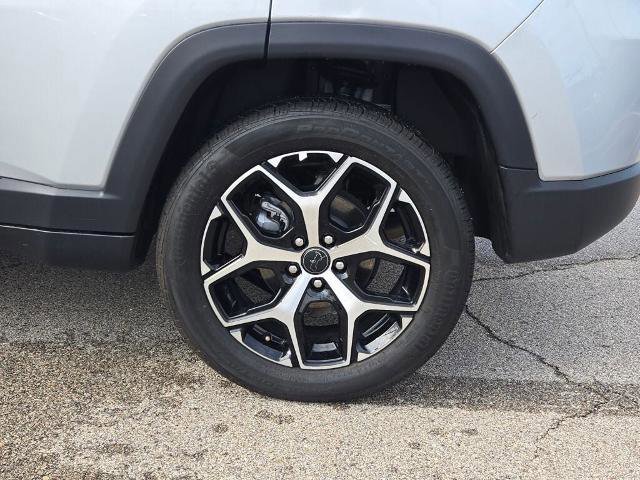 Used 2025 Jeep Compass Limited image 15