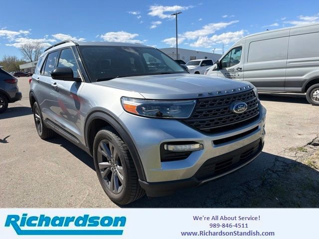 Certified 2023 Ford Explorer XLT w/ Equipment Group 202A AWD/4WD image 1