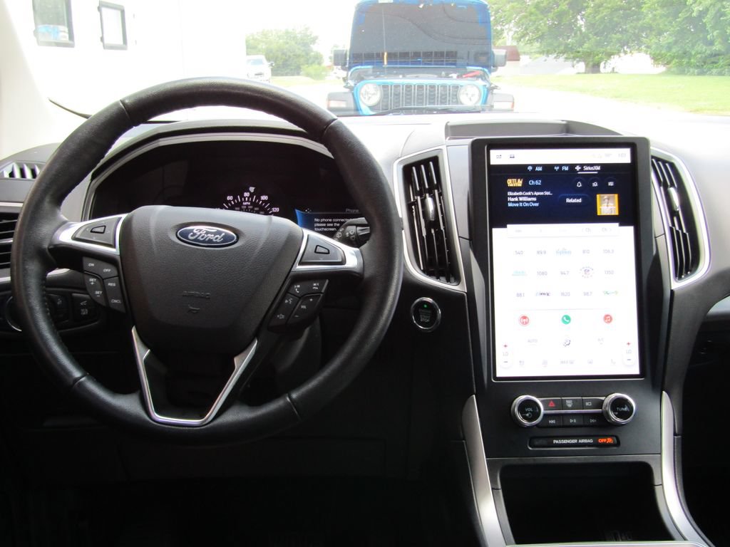 Certified 2024 Ford Edge SEL w/ Convenience Package AWD/4WD image 5