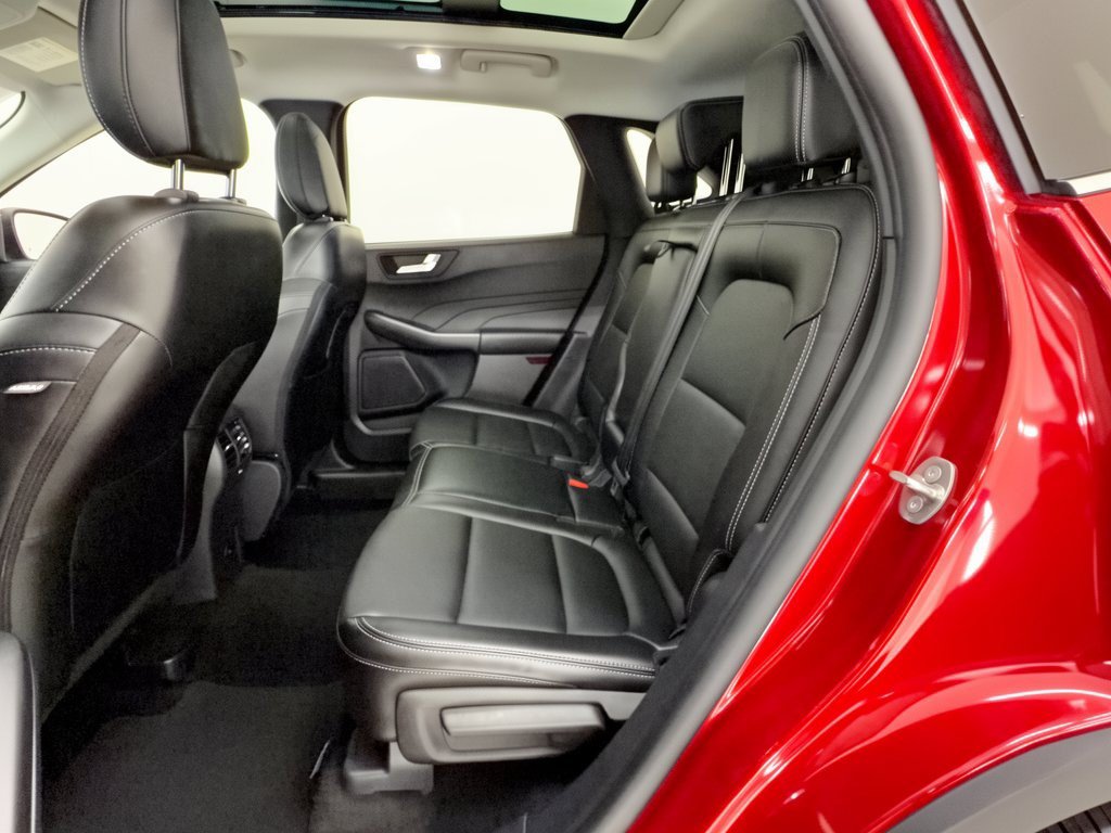 Certified 2025 Ford Escape Platinum AWD/4WD image 25