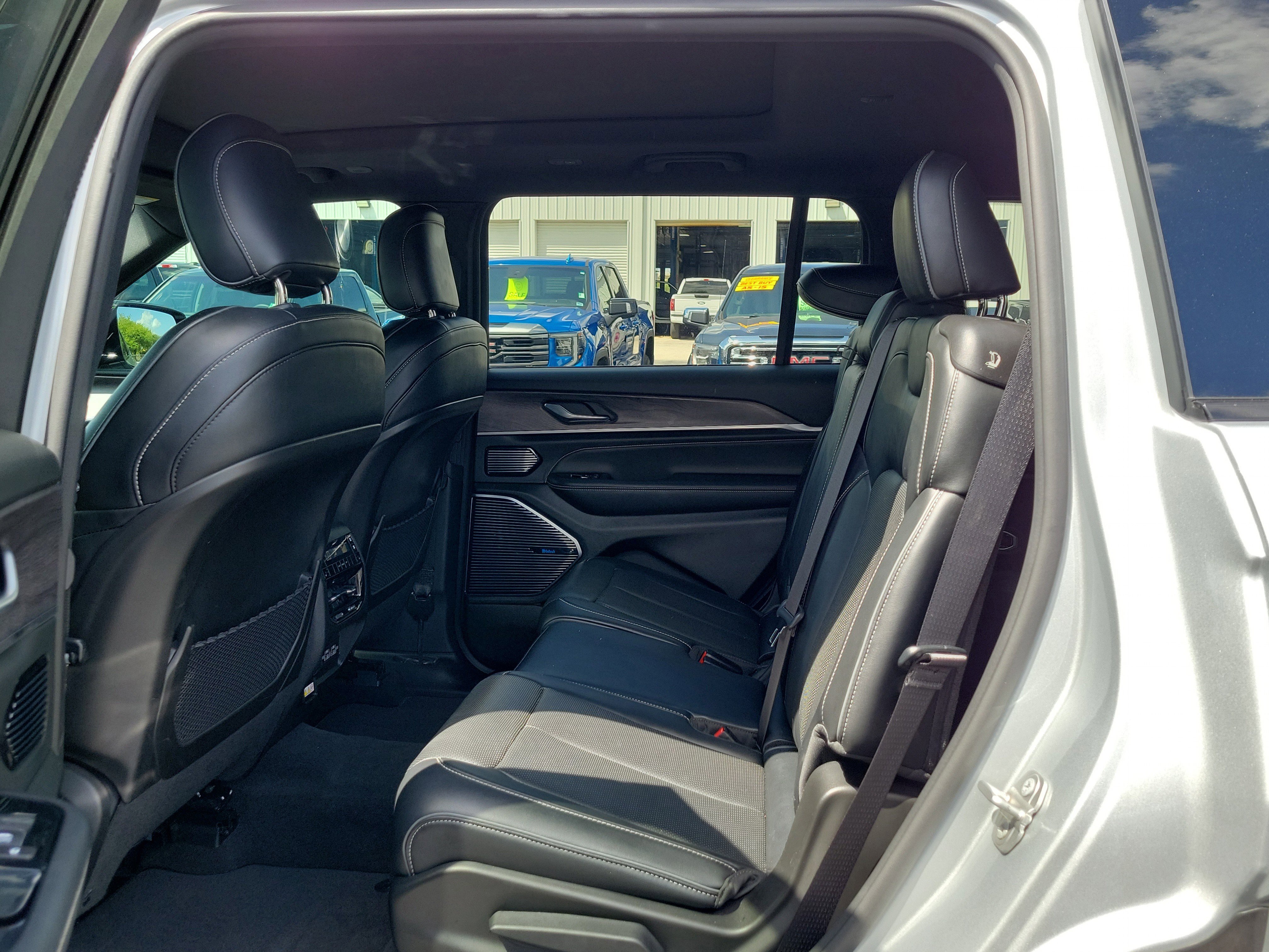 Used 2022 Jeep Grand Cherokee L Overland image 14