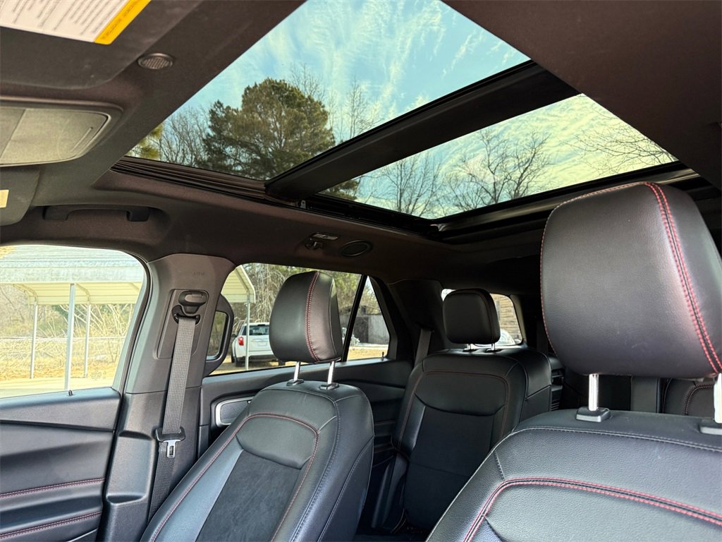 Certified 2023 Ford Explorer ST-Line w/ Class IV Trailer Tow Package image 17