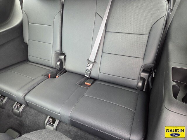 Used 2026 Chevrolet Traverse LT FWD image 12