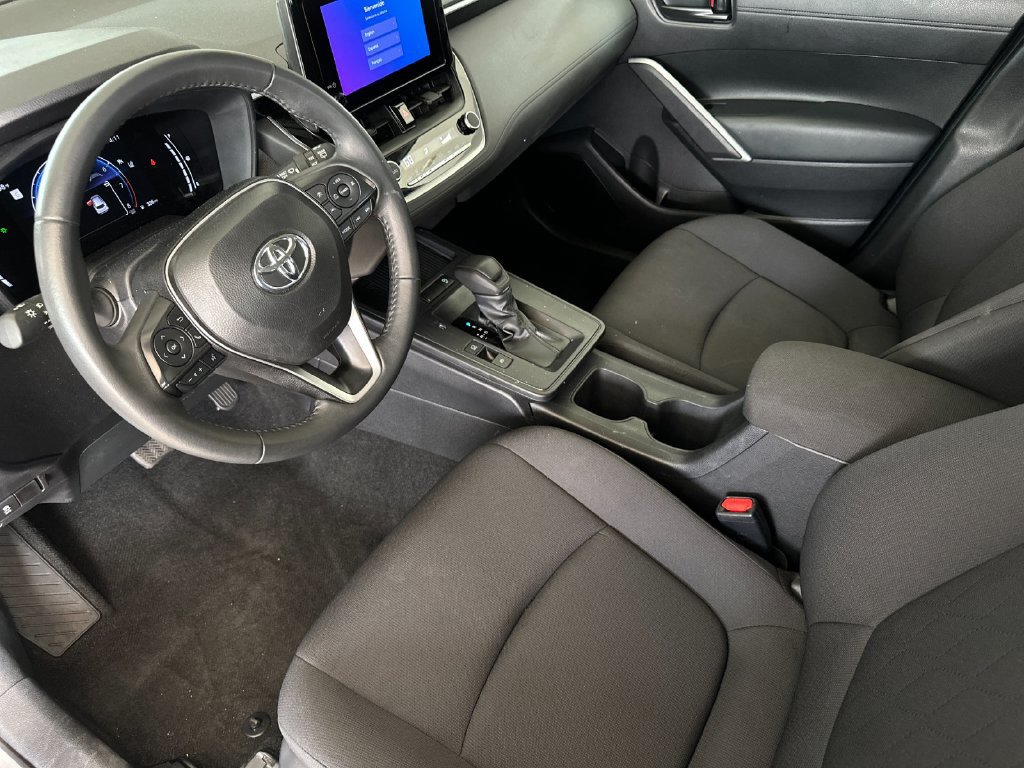 Used 2026 Toyota Corolla Cross LE FWD image 9
