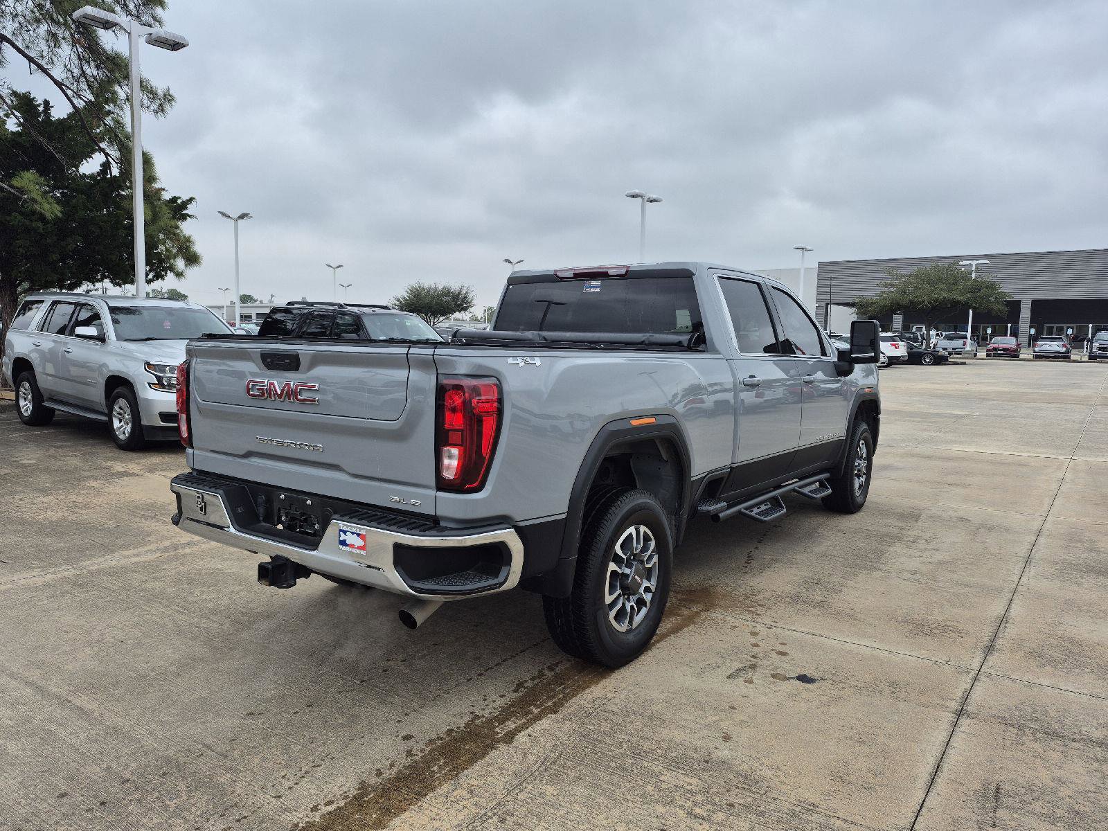 Used 2024 GMC Sierra 2500 SLE w/ SLE Value Package; image 3