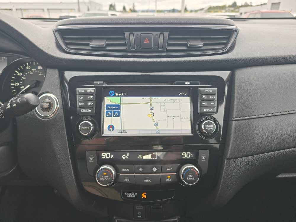 Used 2017 Nissan Rogue SV w/ SV Premium Package image 12