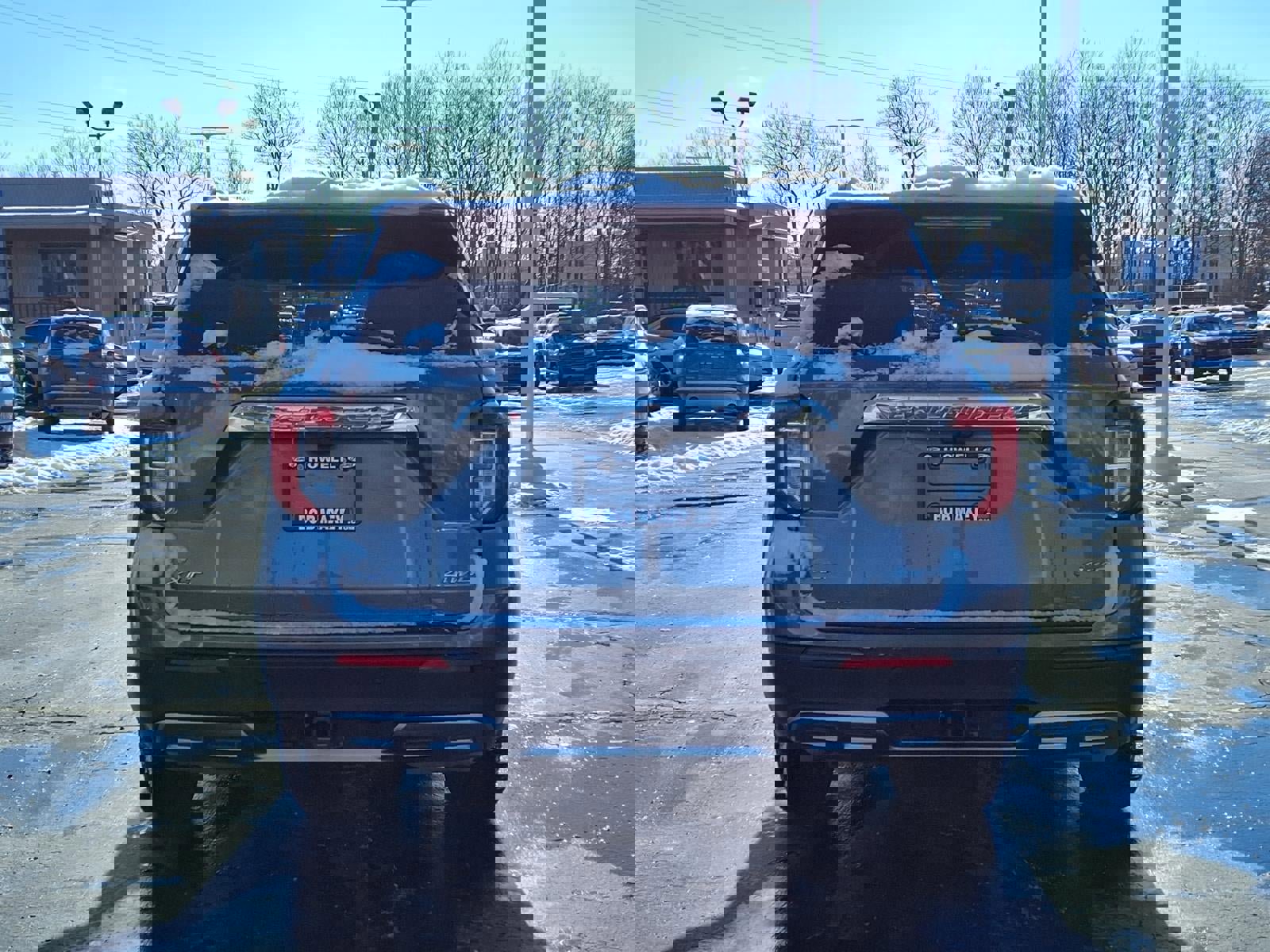 Certified 2022 Ford Explorer XLT w/ Equipment Group 202A image 3