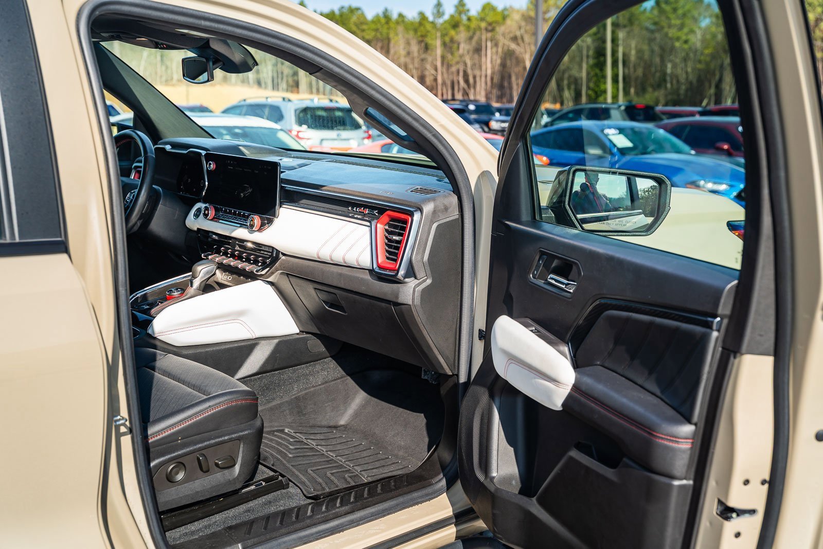 Used 2023 GMC Canyon AT4X image 14