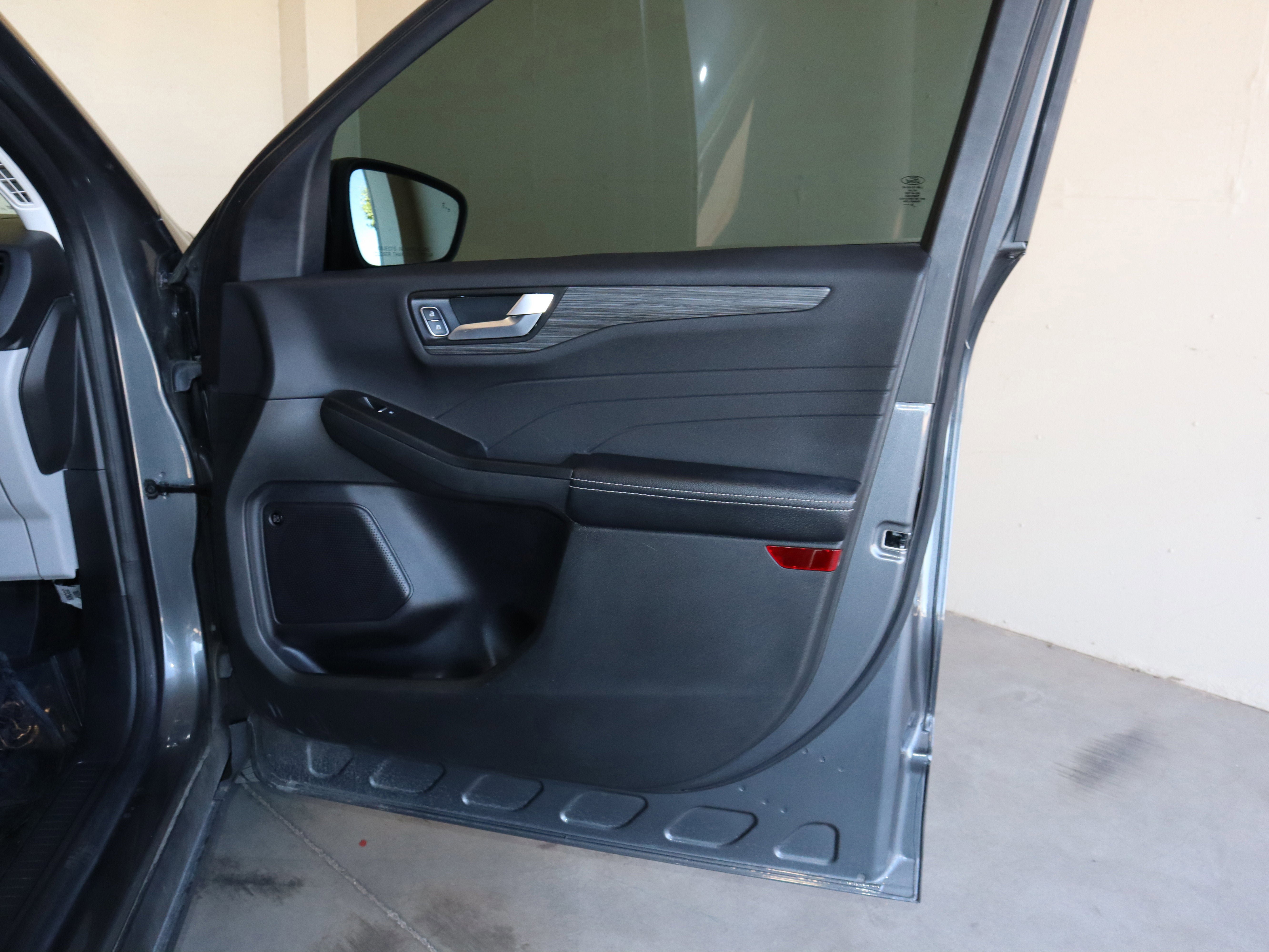 Certified 2023 Ford Escape Platinum w/ Premium Technology Package AWD/4WD image 41