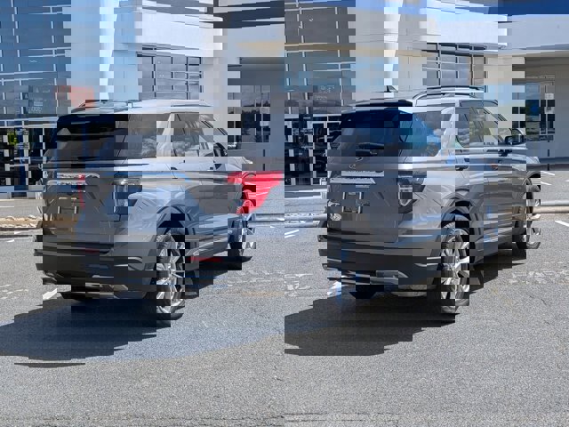 Certified 2023 Ford Explorer XLT w/ Equipment Group 202A RWD image 4