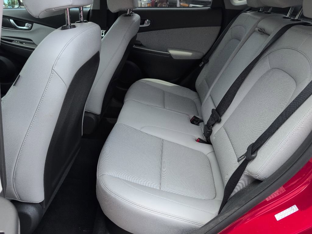 Used 2023 Hyundai Kona Limited FWD image 11