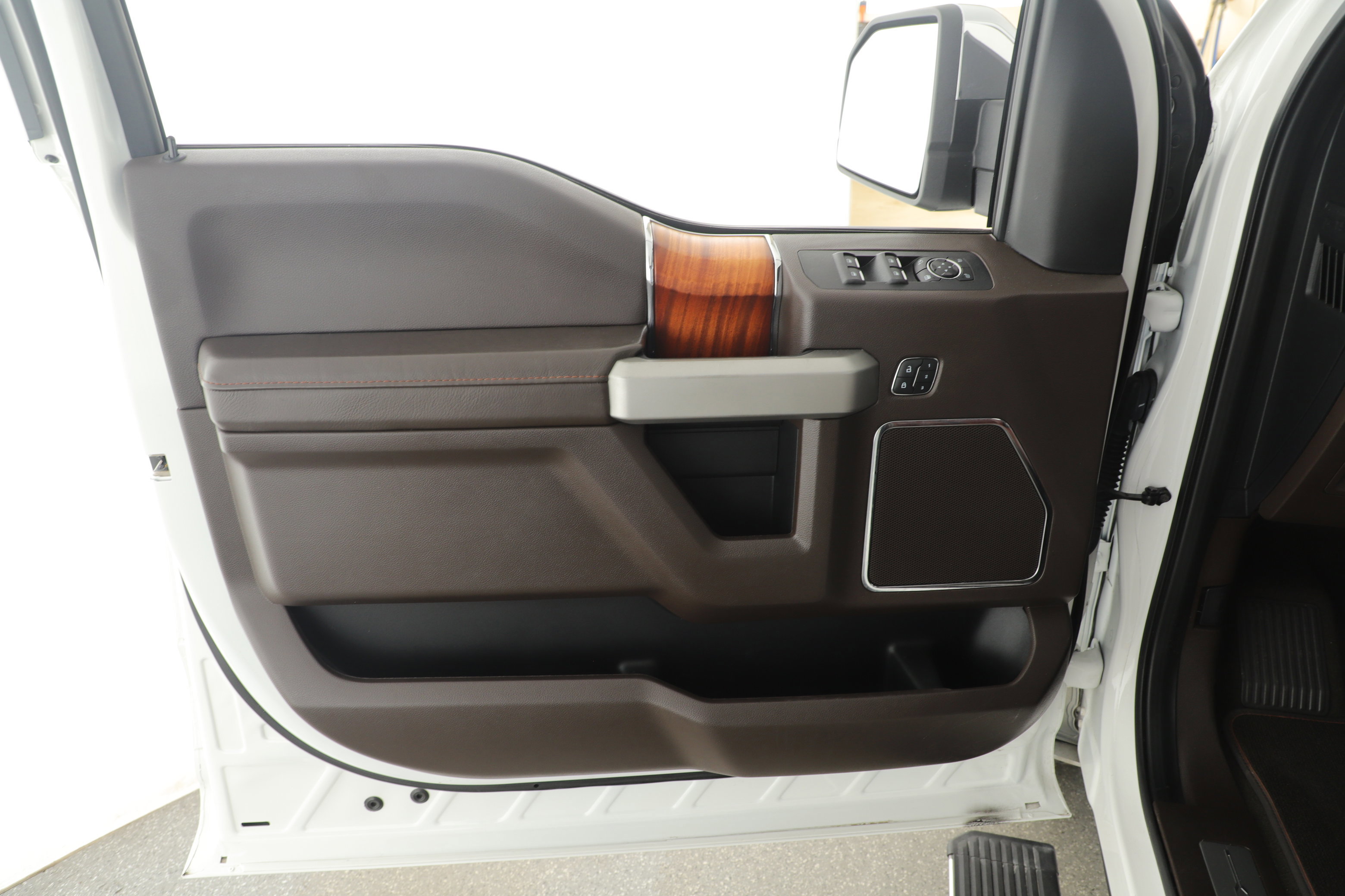 Certified 2020 Ford F150 King Ranch w/ Equipment Group 601A Luxury image 9