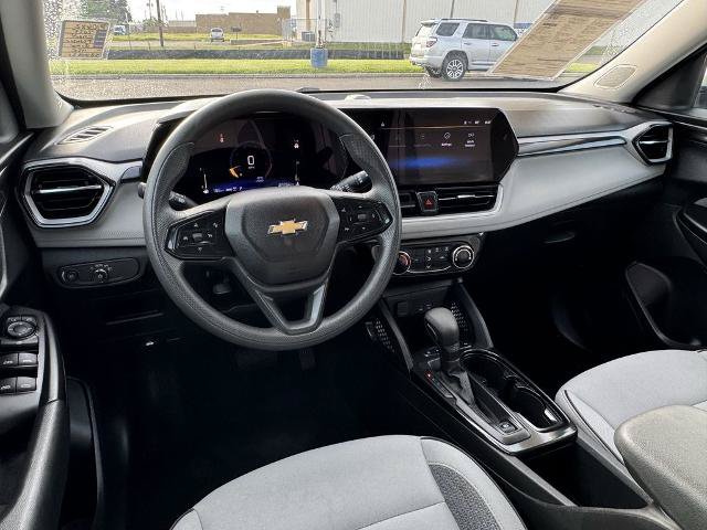 Used 2025 Chevrolet TrailBlazer LT AWD/4WD image 16