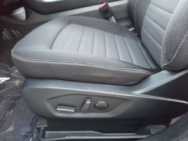 Certified 2020 Ford Edge SE FWD image 15
