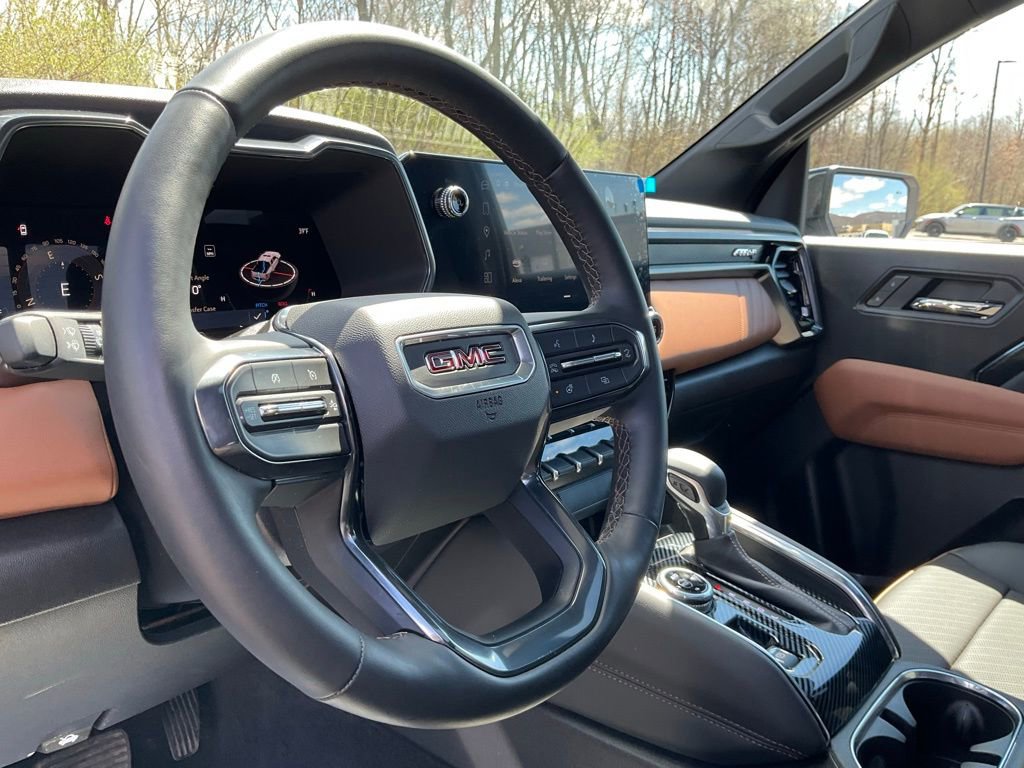 Used 2025 GMC Canyon AT4 w/ Nightfall Edition image 20